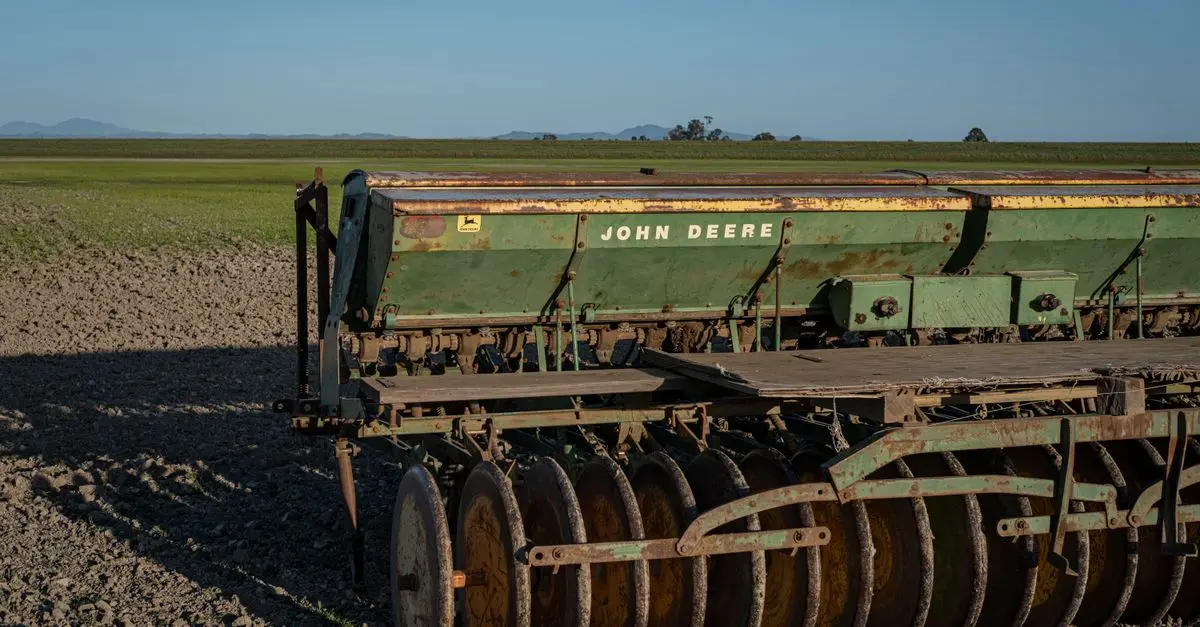 Comparatif : Semoirs Agricoles Électriques vs Thermiques