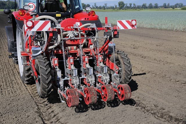 Comment Choisir un Semoir Agricole Adapté à Votre Exploitation